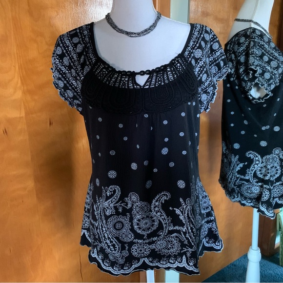 Absolutely Famous peasant style short sleeve top - Picture 12 of 12